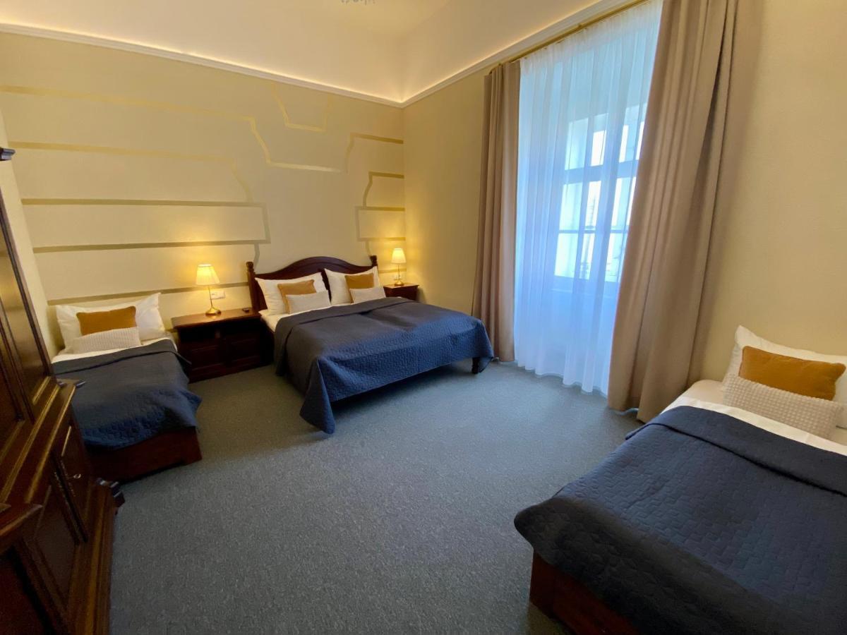 ANTON FLORIAN, zámecký hotel Valtice Exterior foto